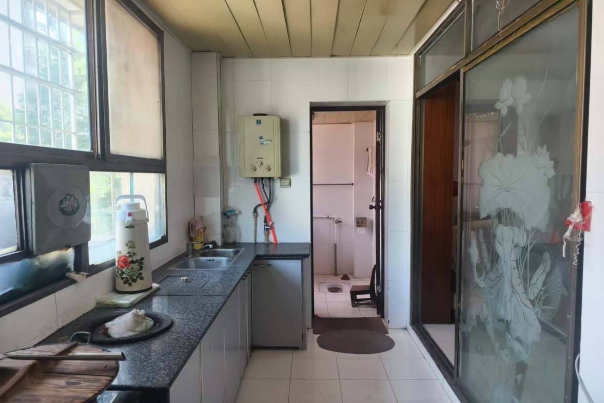 八一橡胶厂（长青中街)  3室2厅1卫    1000.0元/月室内图