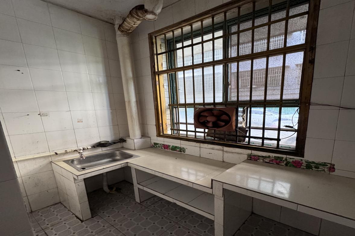 新建巷散盘  1室1厅1卫   350.00元/月室内图