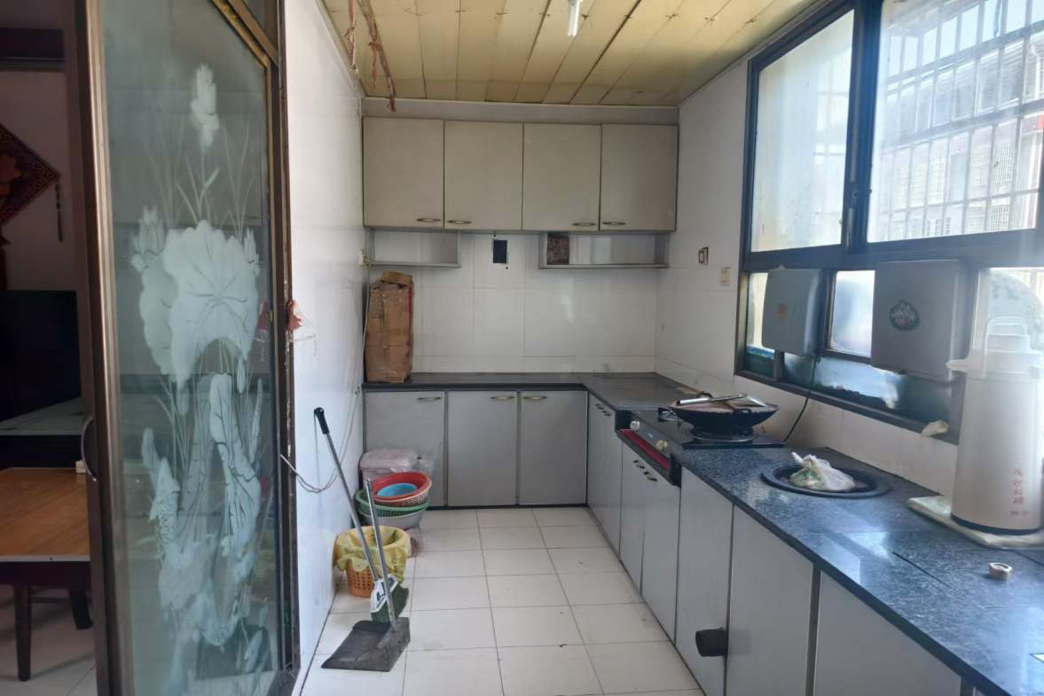 八一橡胶厂（长青中街)  3室2厅1卫    1000.0元/月室内图