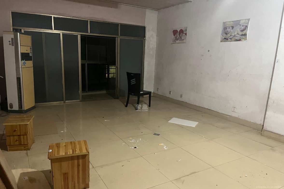 锦绣华天  3室1厅2卫    3200.0元/月 锦绣华天  3室1厅2卫    3200.0元/月室内图