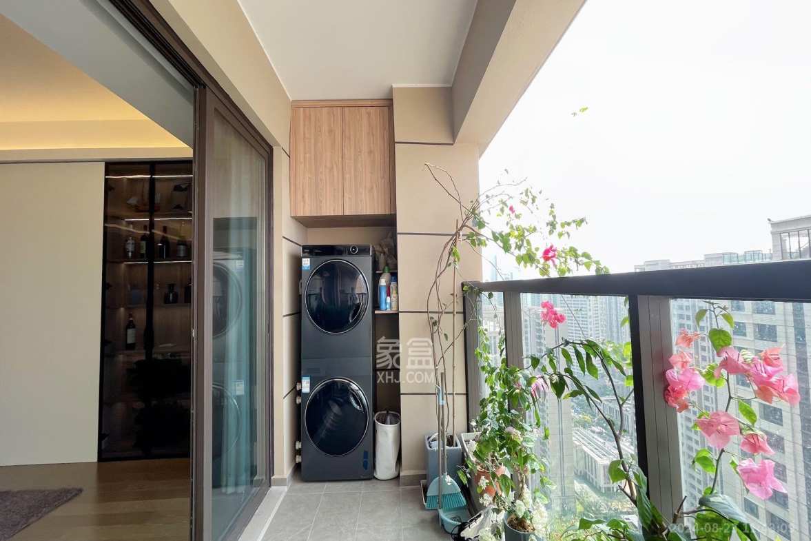 龙湖铂金中心（龙湖春江郦城）  3室2厅2卫    7800.0元/月室内图