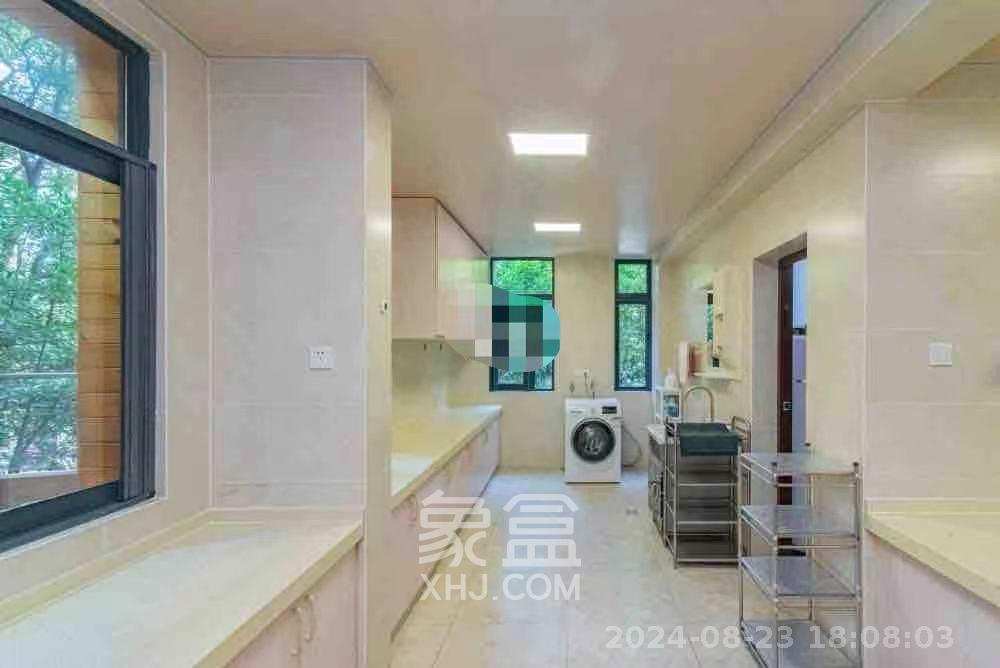 藏珑湖上国际花园  5室2厅3卫   11000.00元/月室内图