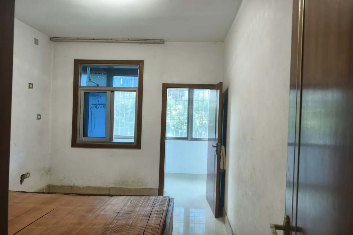 八一橡胶厂（长青中街)  3室2厅1卫    1000.0元/月室内图