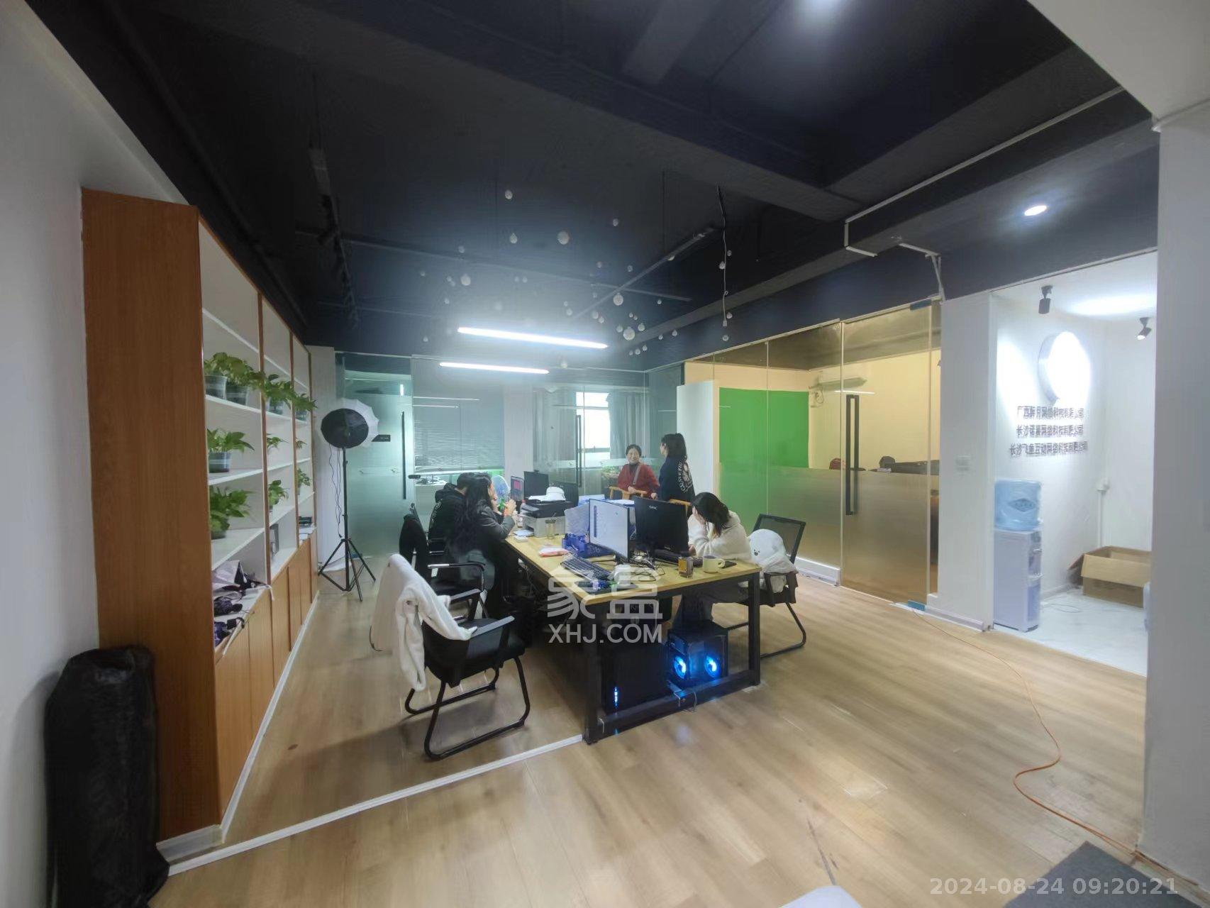 天祥水晶湾   51.87㎡      3400.0元/月室内图