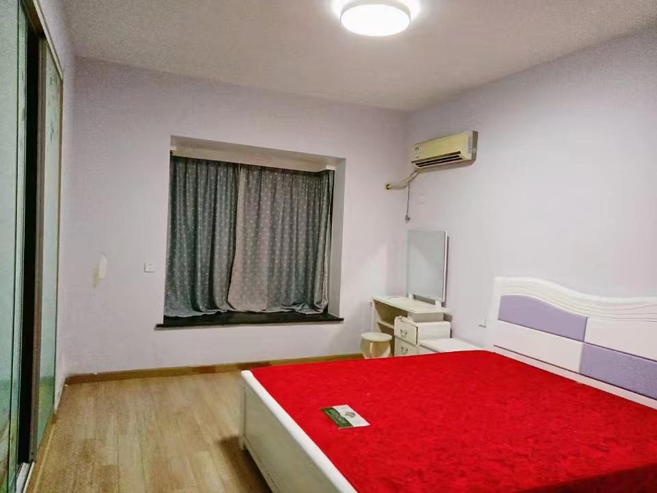 梓山苑小区  3室2厅2卫   1100.00元/月室内图