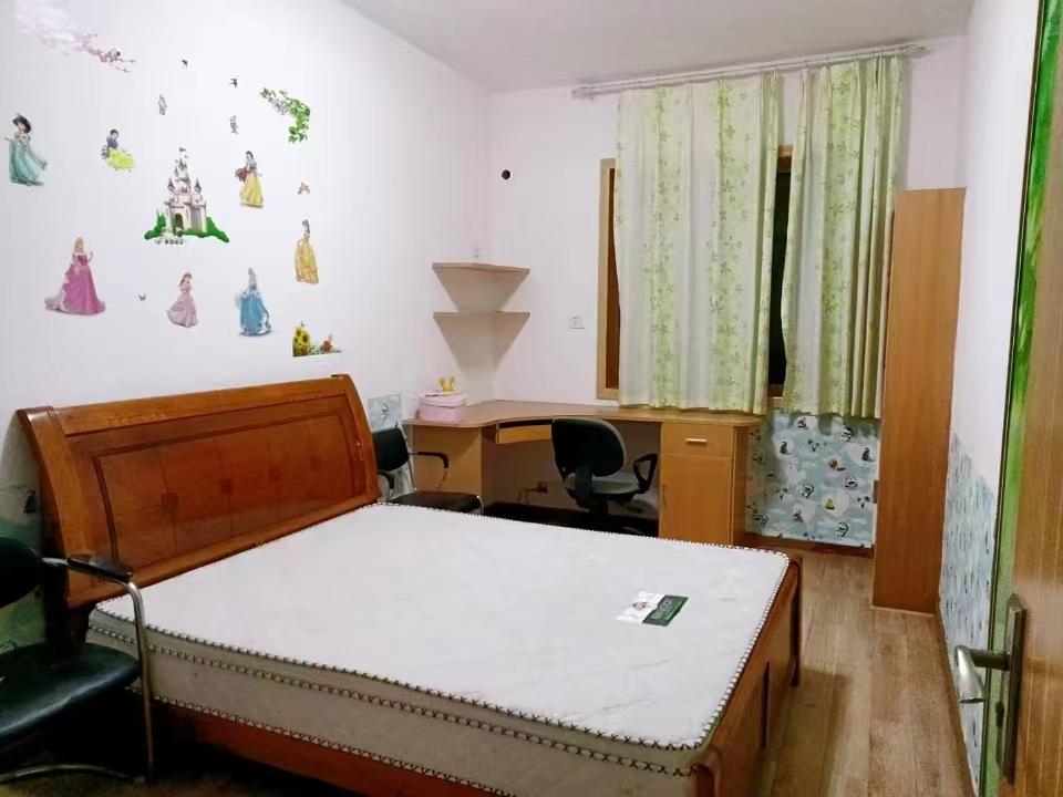 梓山苑小区  3室2厅2卫   1100.00元/月室内图