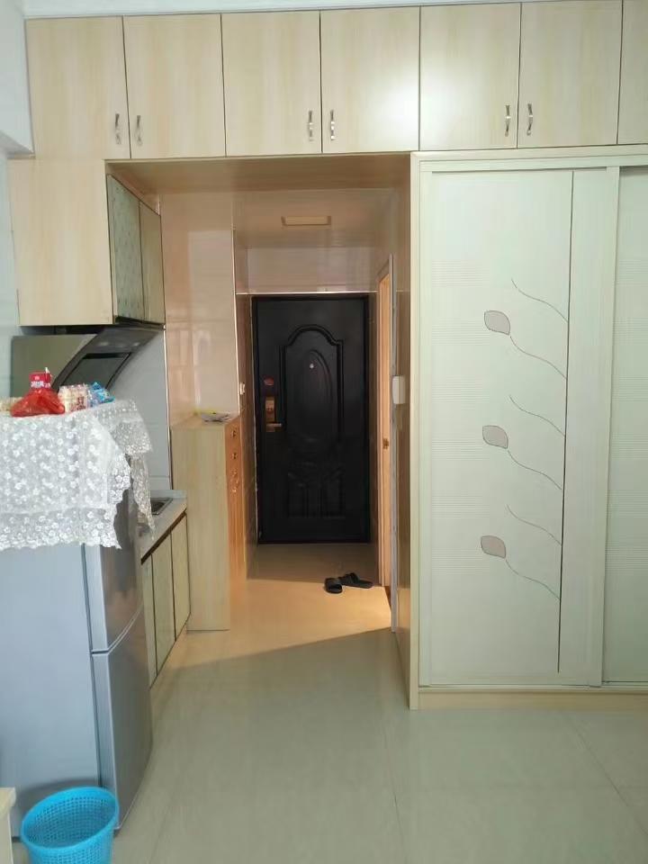 五洲富隆中心  1室1厅1卫    1100.0元/月室内图