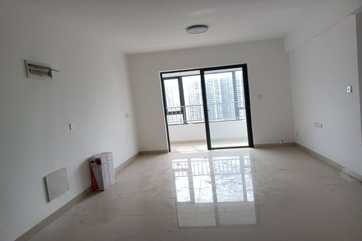 龙城新景  3室1厅2卫    2800.0元/月室内图
