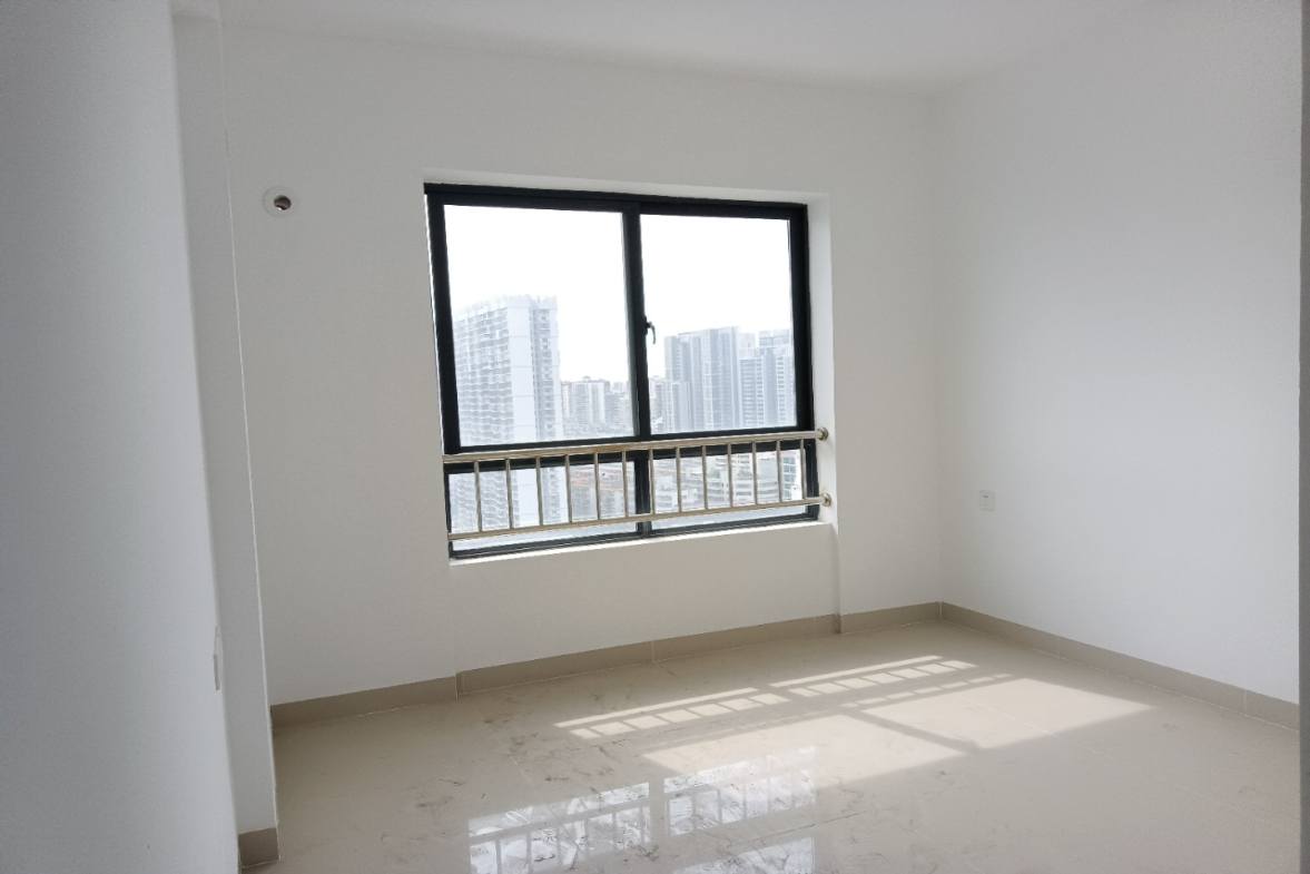 龙城新景  3室1厅2卫    2800.0元/月室内图
