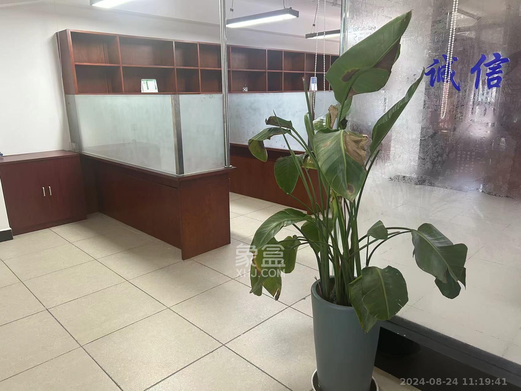 万象新天   93.69㎡      3800.0元/月