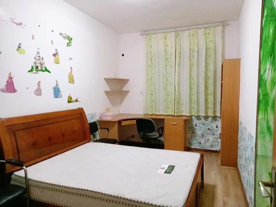 梓山苑小区  3室2厅2卫   1100.00元/月室内图