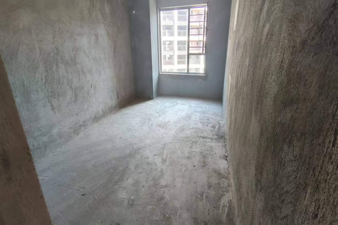 青春里-铂樾府  5室2厅2卫    104.0万室内图