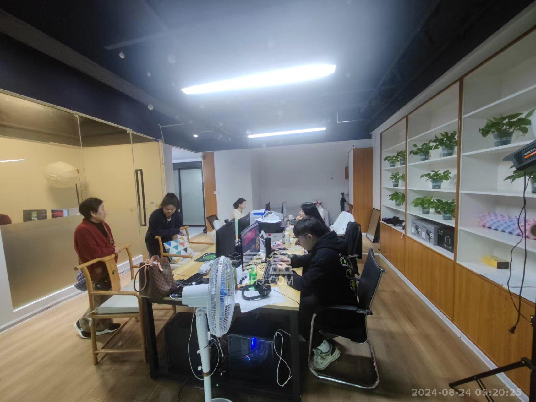 天祥水晶湾   51.87㎡      3400.0元/月室内图