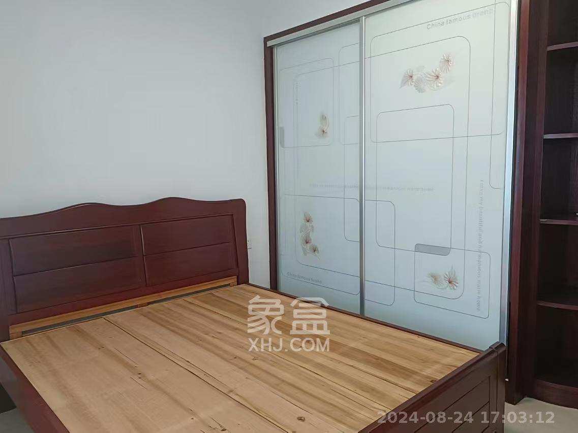楚天馨苑  3室2厅2卫   2400.00元/月室内图