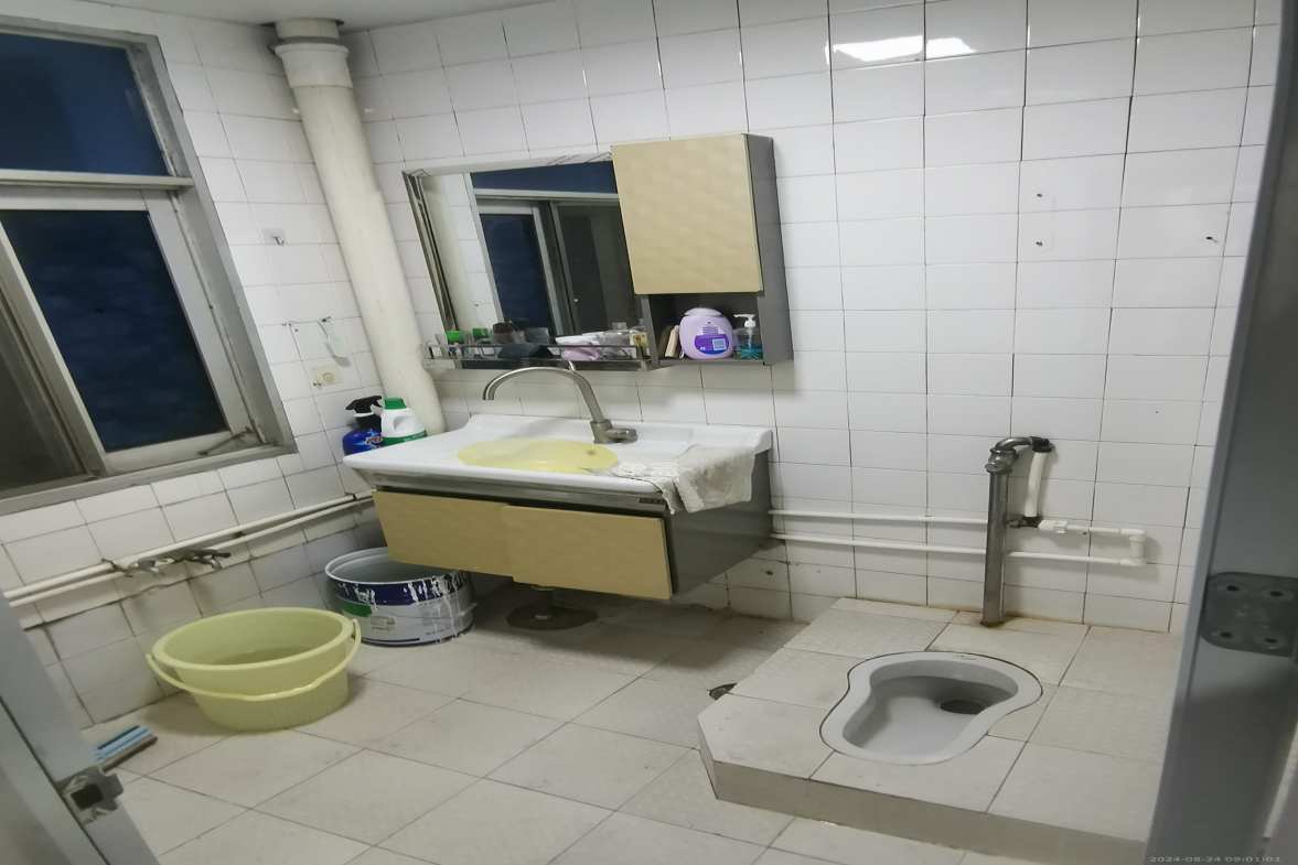 陈家湖小区  3室1厅1卫    2500.0元/月室内图