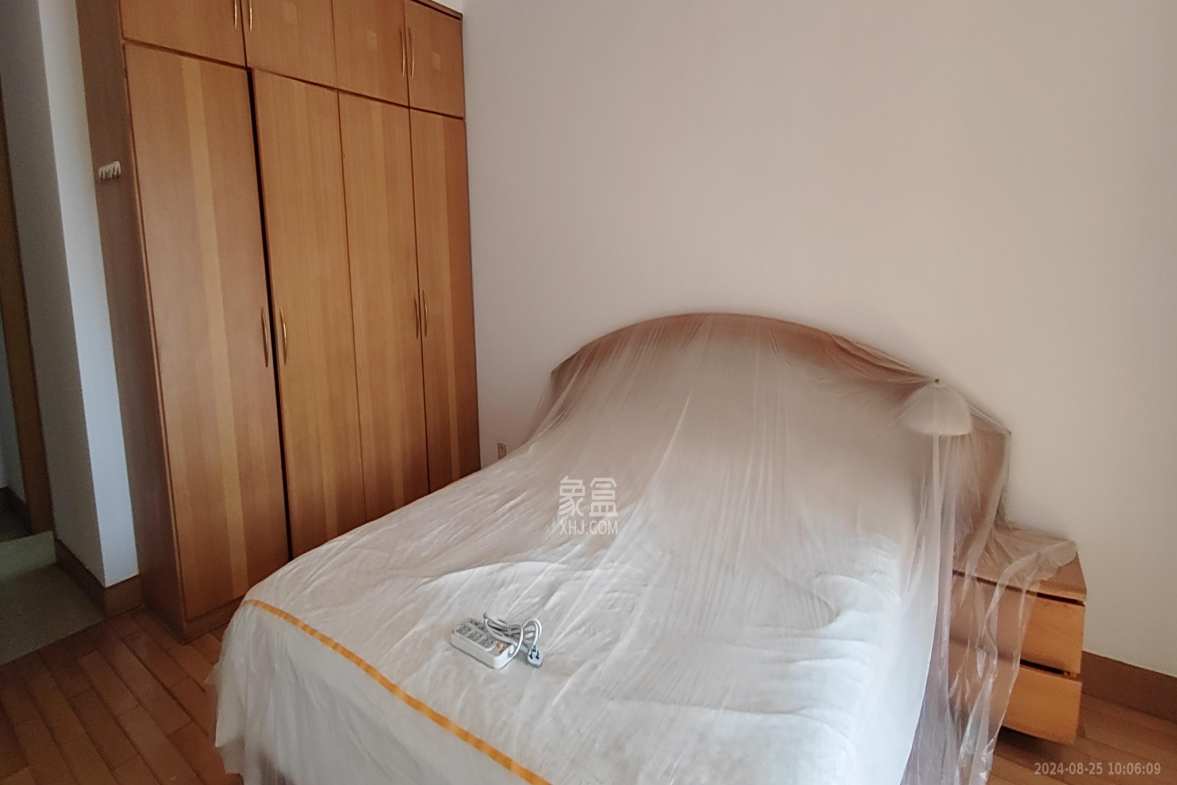 财信宿舍  3室2厅2卫    2500.0元/月室内图