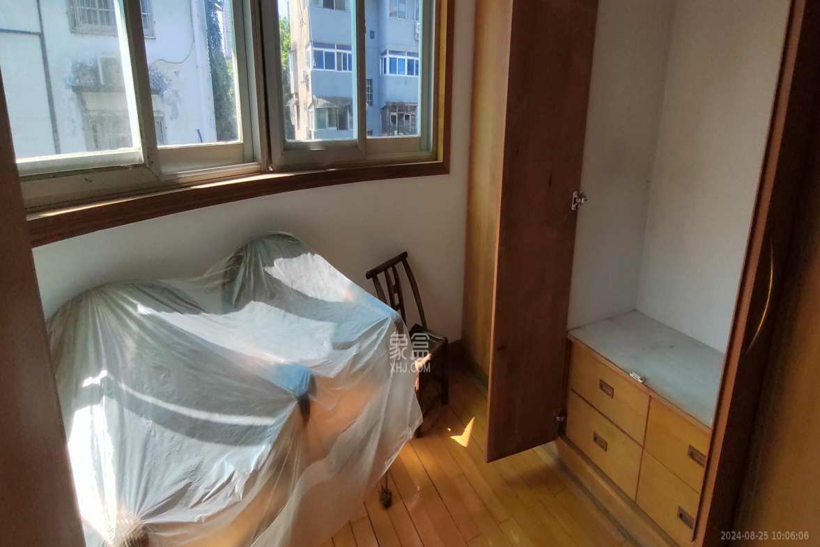 财信宿舍  3室2厅2卫    2500.0元/月室内图