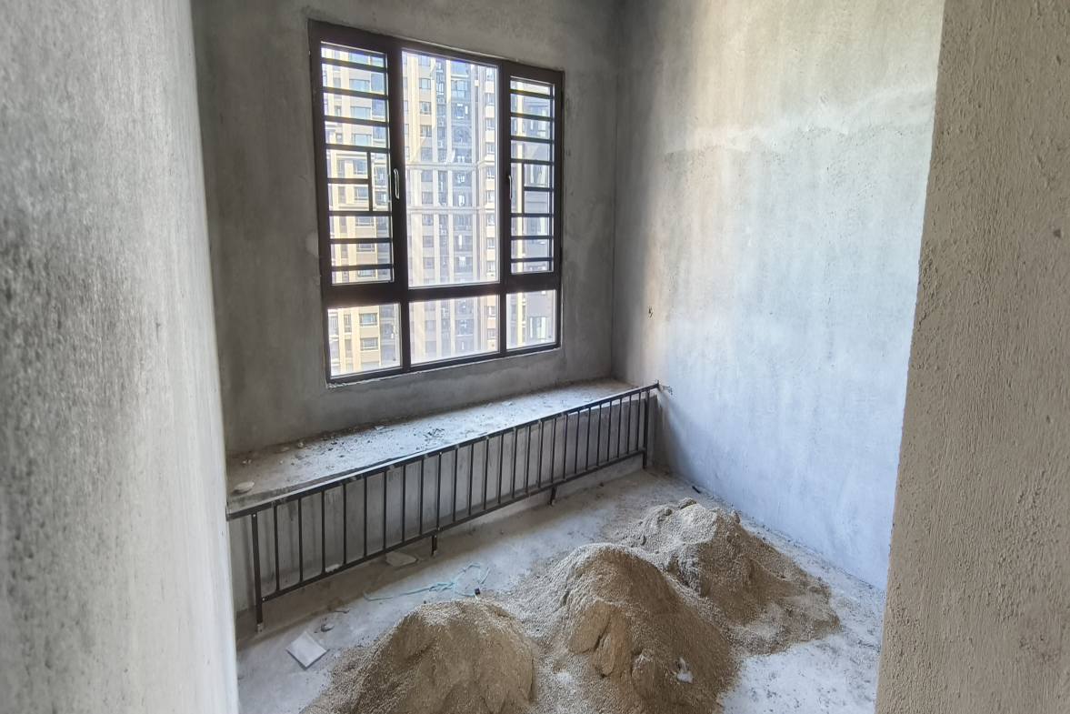 融冠乐城  5室2厅2卫   100.00万室内图