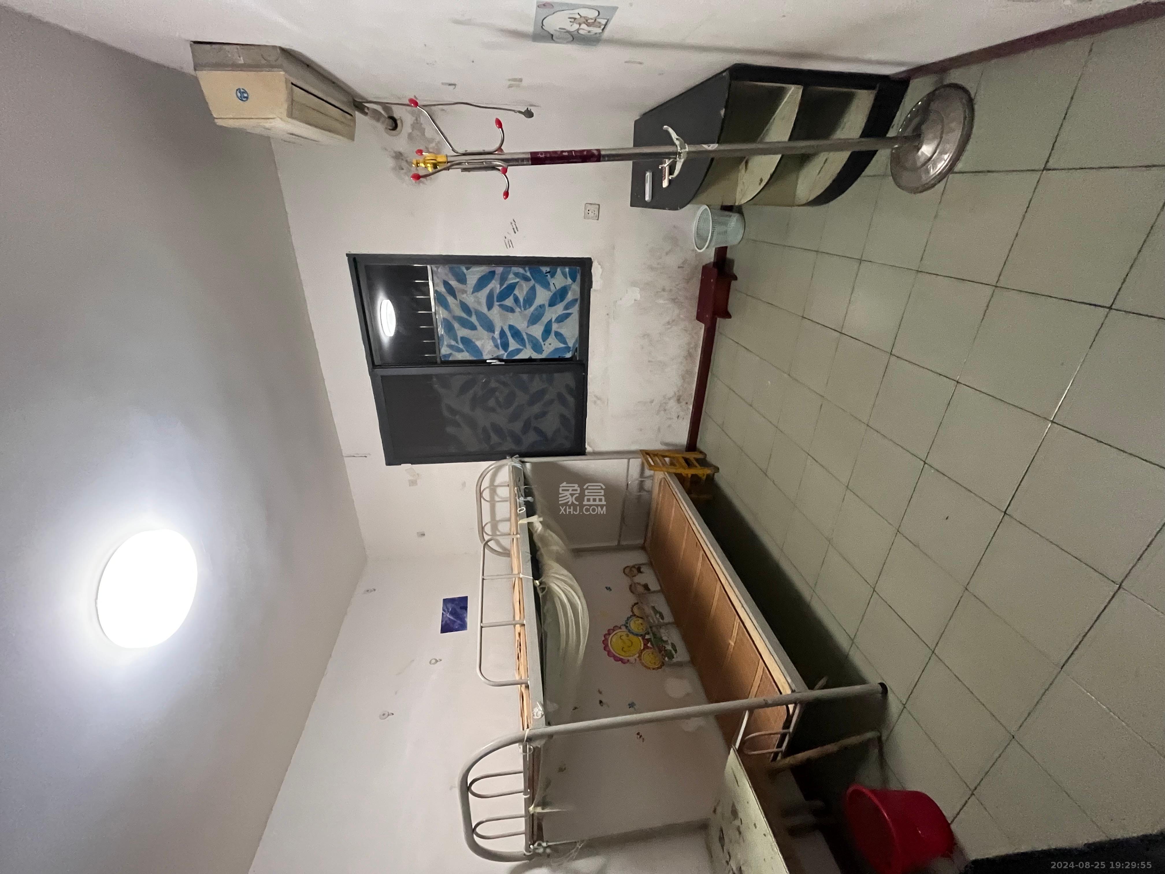 公交园小区（公交新村）  3室1厅1卫   1700.00元/月