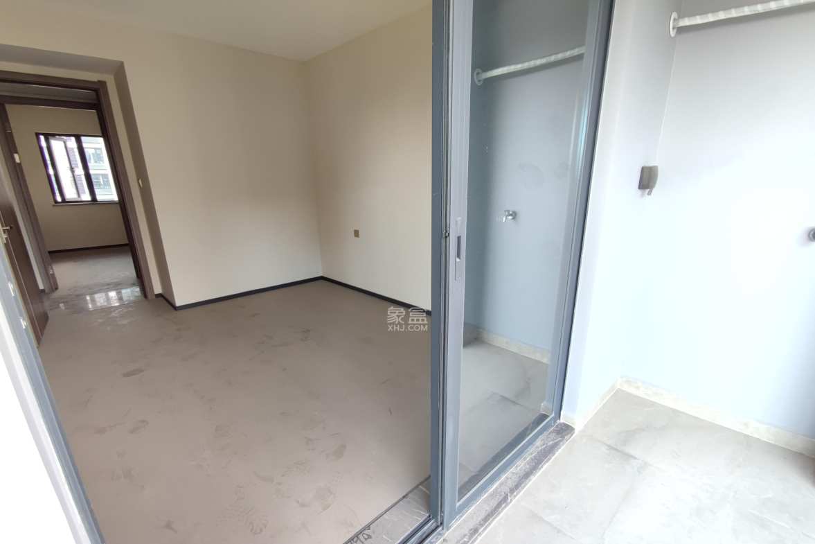 中海阅麓山二期 4室2厅2卫 3800.0元/月 中海阅麓山二期 4室2厅2卫 3800.0元/月室内图