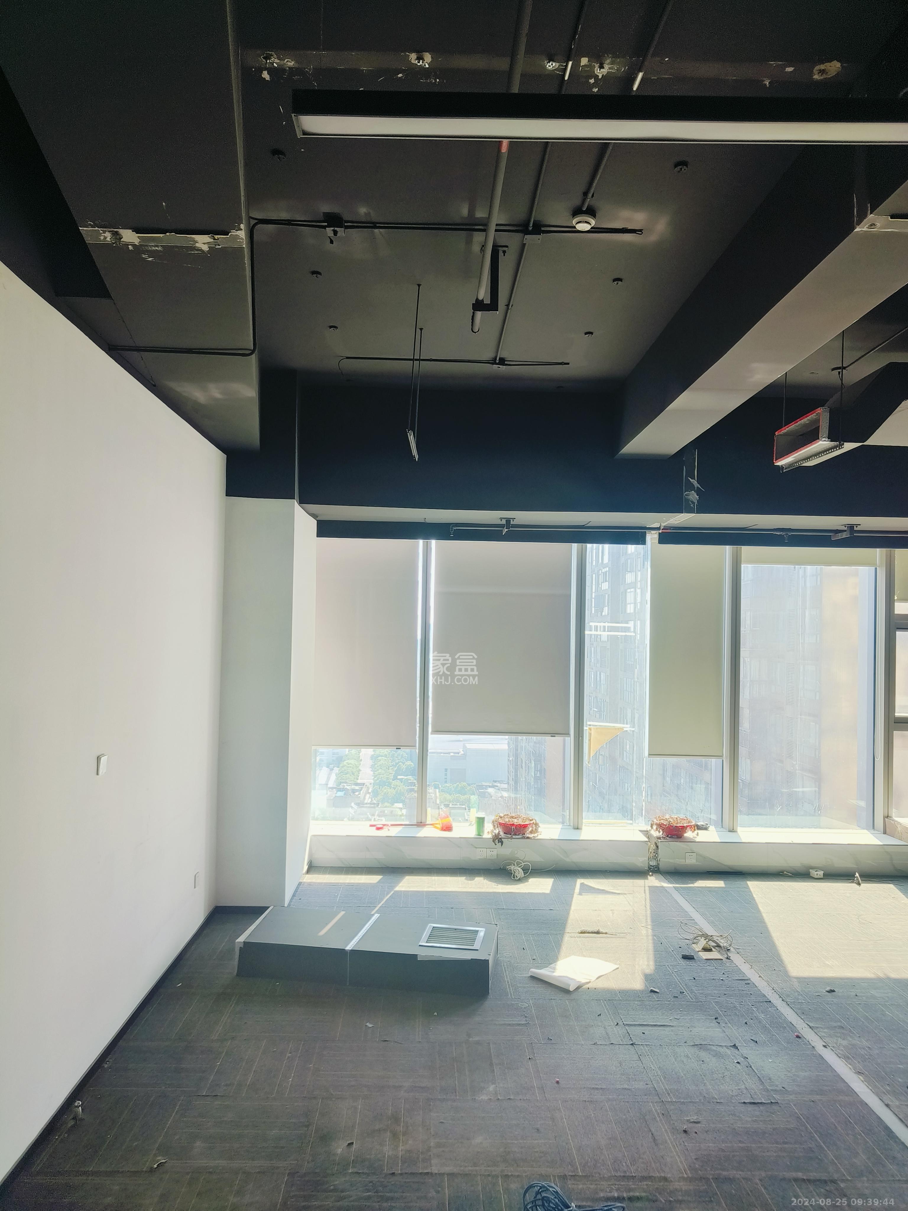 万博汇   160.0㎡      12000.0元/月