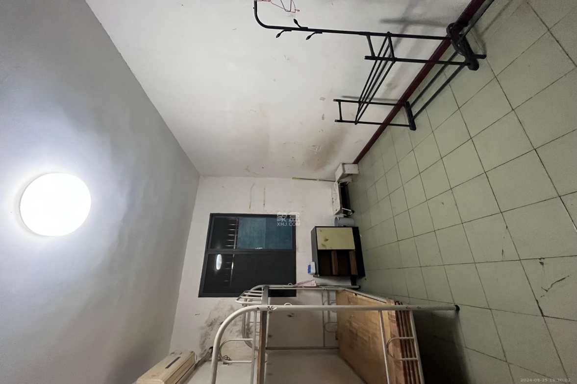 公交园小区（公交新村）  3室1厅1卫   1700.00元/月室内图