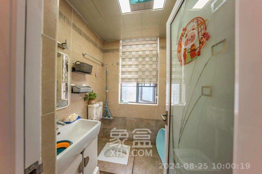 枫华府第  1室2厅1卫   2000.00元/月室内图