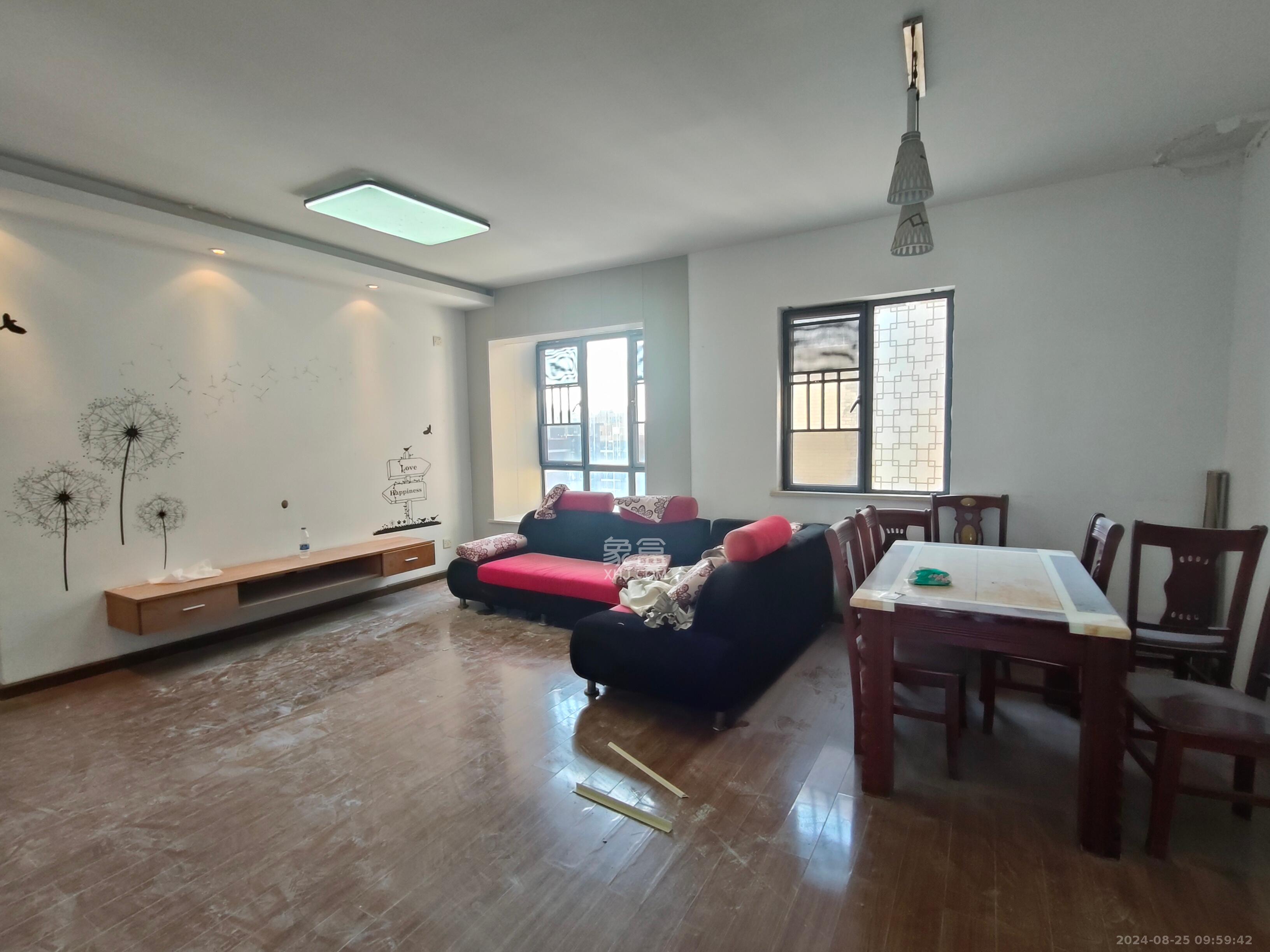中国铁建国际城一期  3室2厅1卫   1300.00元/月