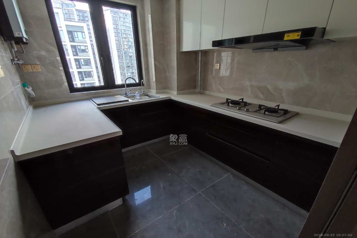 中海阅麓山二期 4室2厅2卫 3800.0元/月 中海阅麓山二期 4室2厅2卫 3800.0元/月室内图