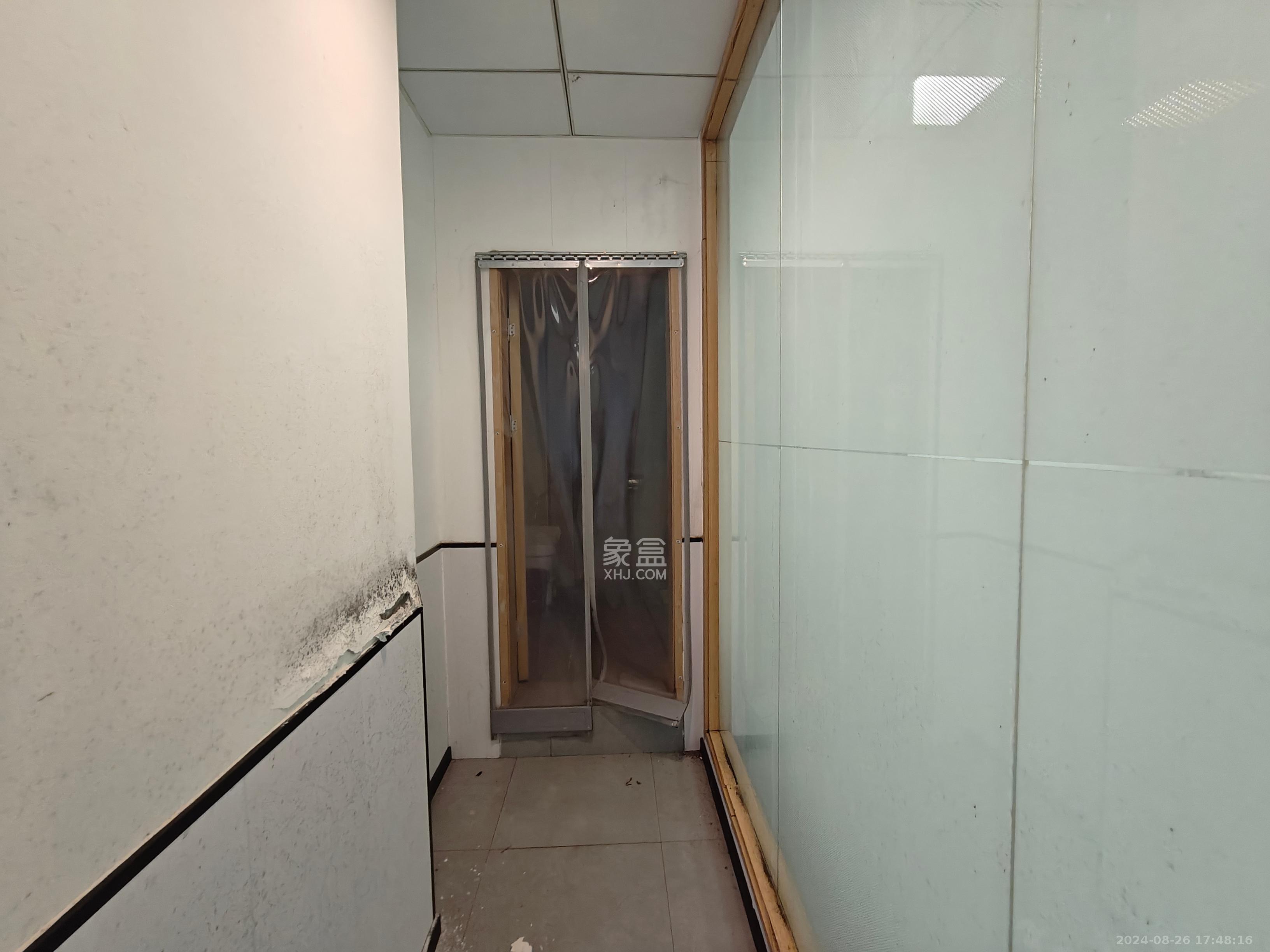 珠江花城二期扶水岸   130.0㎡      9000.0元/月室内图