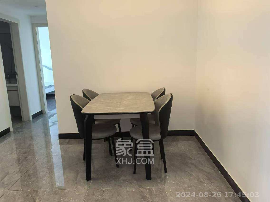 三一街区  2室2厅1卫    1700.0元/月室内图