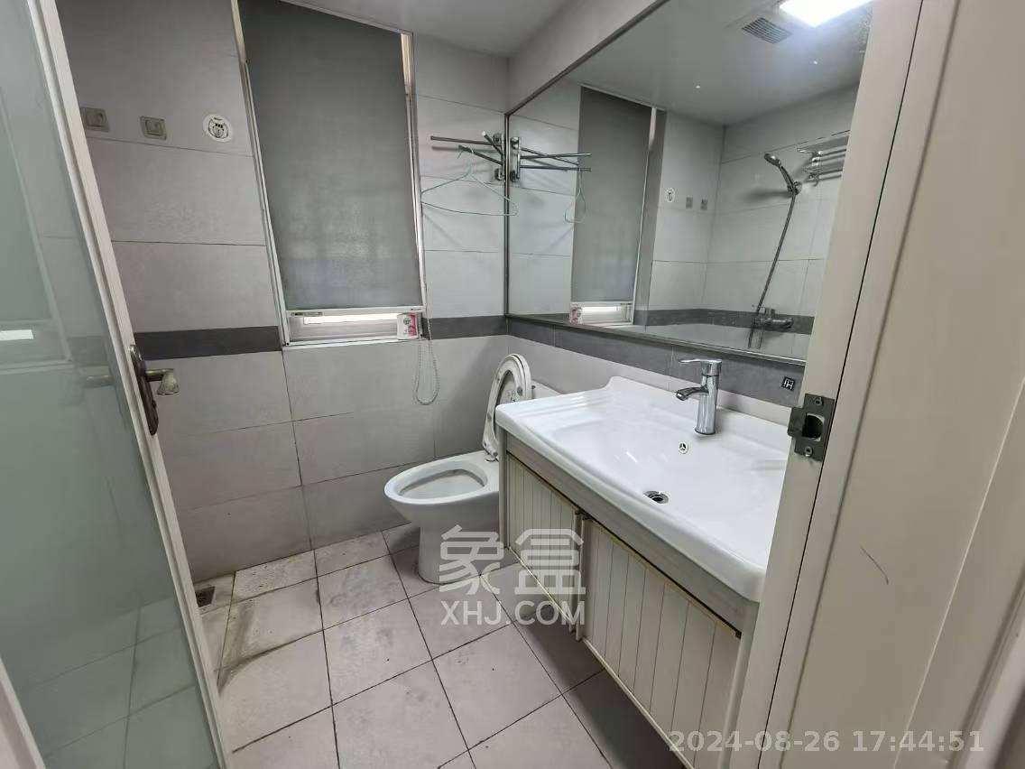 三一街区  2室2厅1卫    1700.0元/月室内图