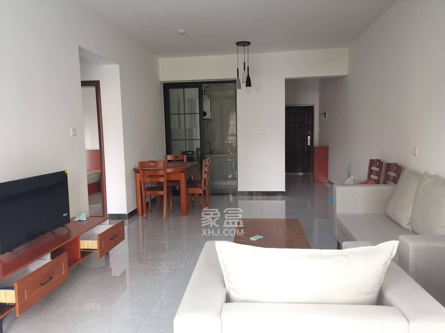 国泰九龙湾 3室2厅1卫 2050.0元/月