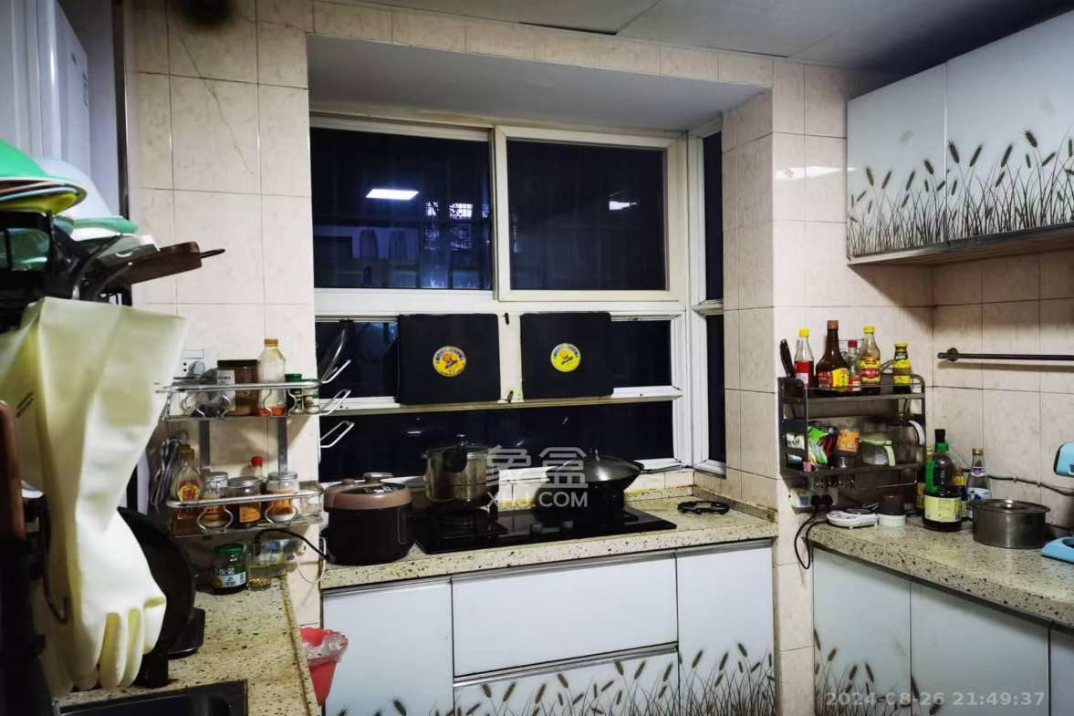 荷花园电信宿舍(天辰荷花苑)  2室2厅1卫    2200.0元/月 荷花园电信宿舍(天辰荷花苑)  2室2厅1卫    2200.0元/月室内图