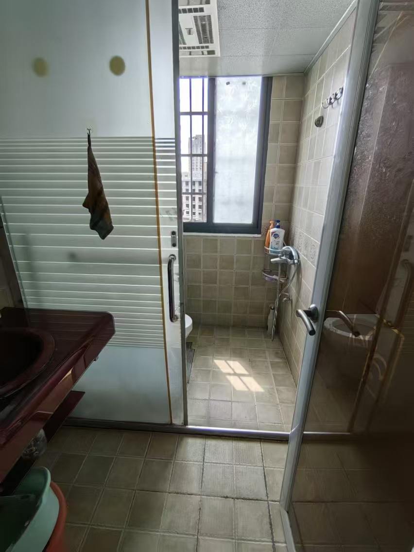 丹枫国际 2室2厅1卫 1000.0元/月 丹枫国际 2室2厅1卫 1000.0元/月室内图