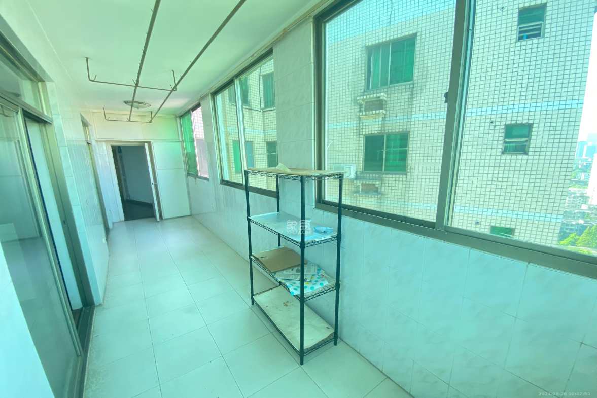 湘农桥社区  3室2厅2卫   2600.00元/月室内图