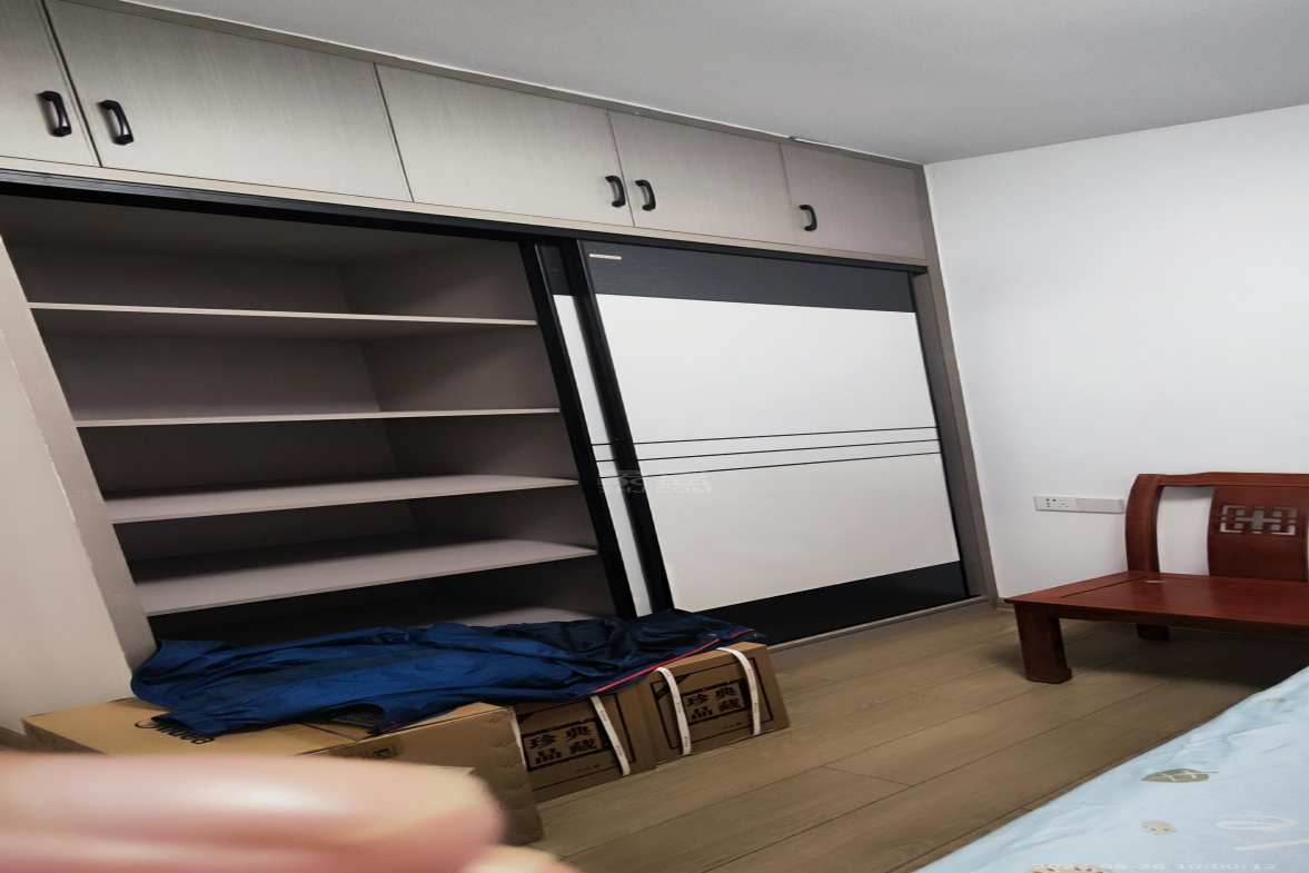 蓝溪谷  4室2厅1卫   2380.00元/月室内图