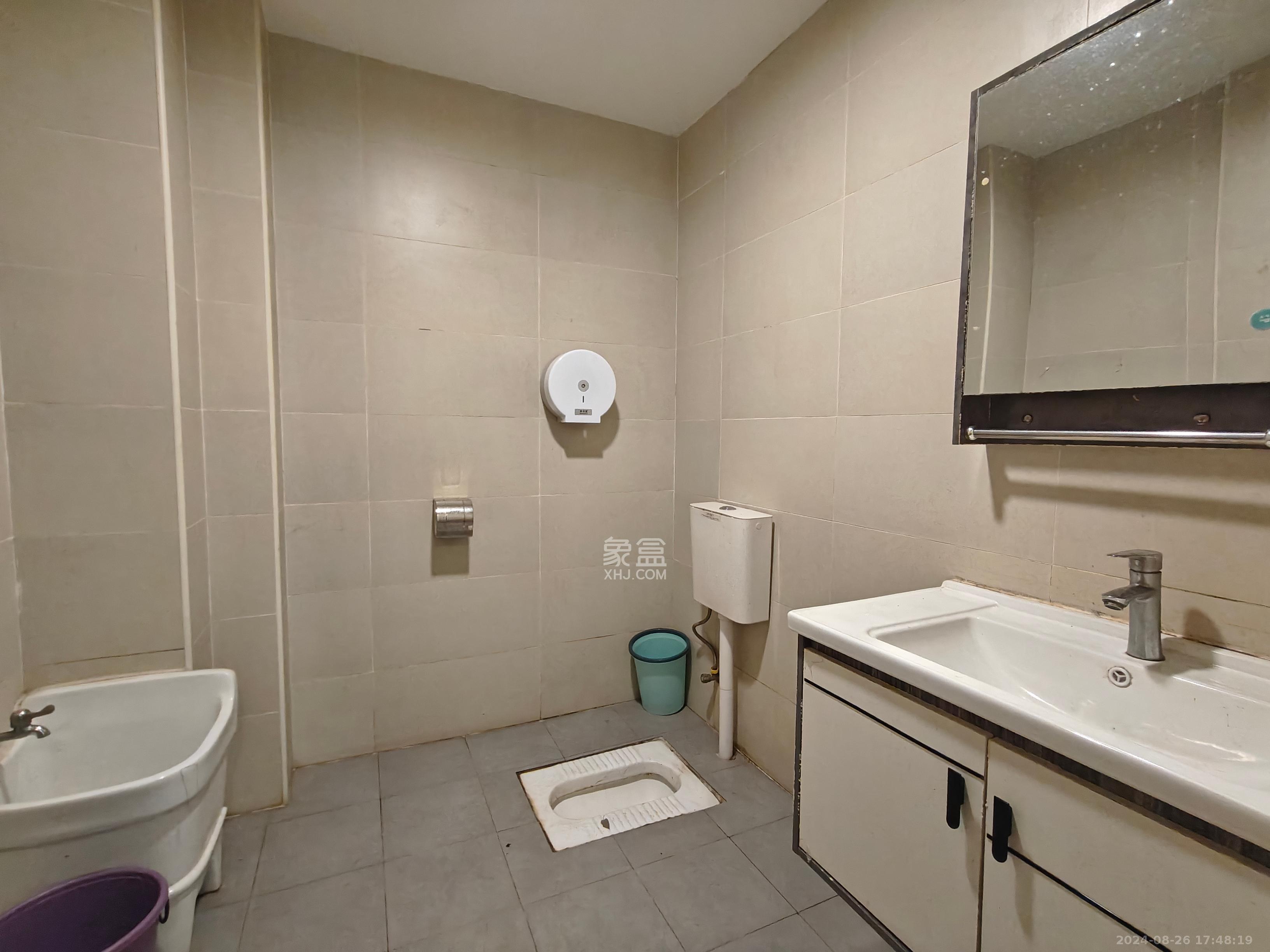 珠江花城二期扶水岸   130.0㎡      9000.0元/月室内图