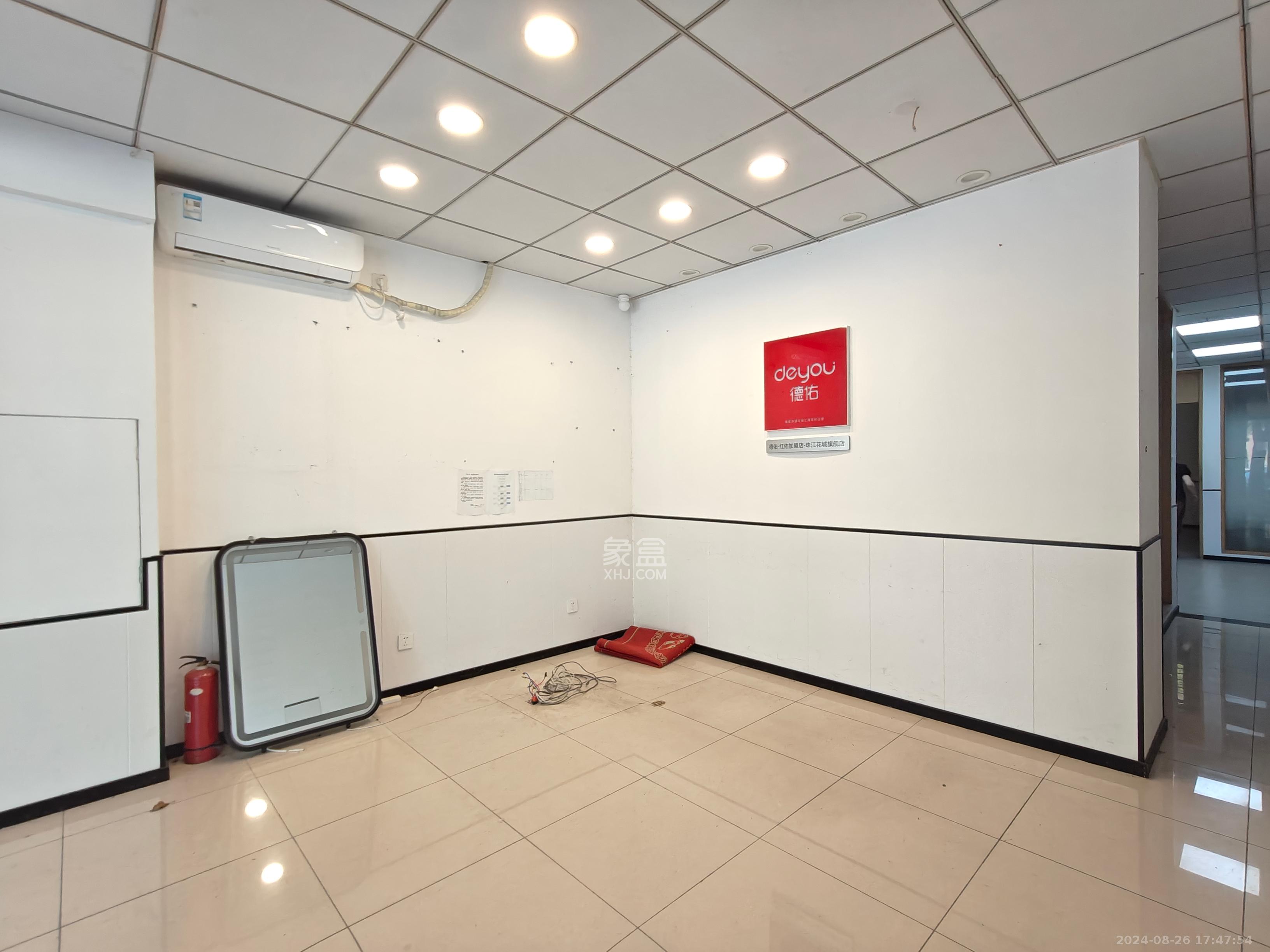 珠江花城二期扶水岸   130.0㎡      9000.0元/月室内图