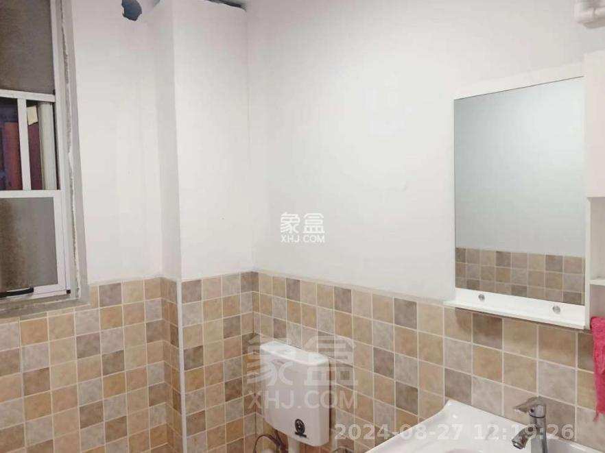 庐山一号  3室2厅2卫   2300.00元/月室内图