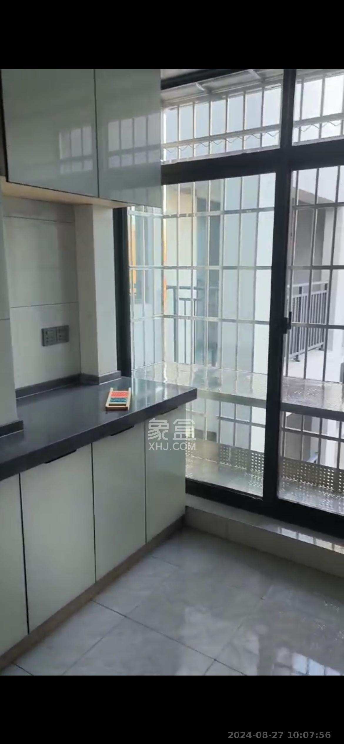 坪山家园  3室1厅1卫   1800.00元/月室内图