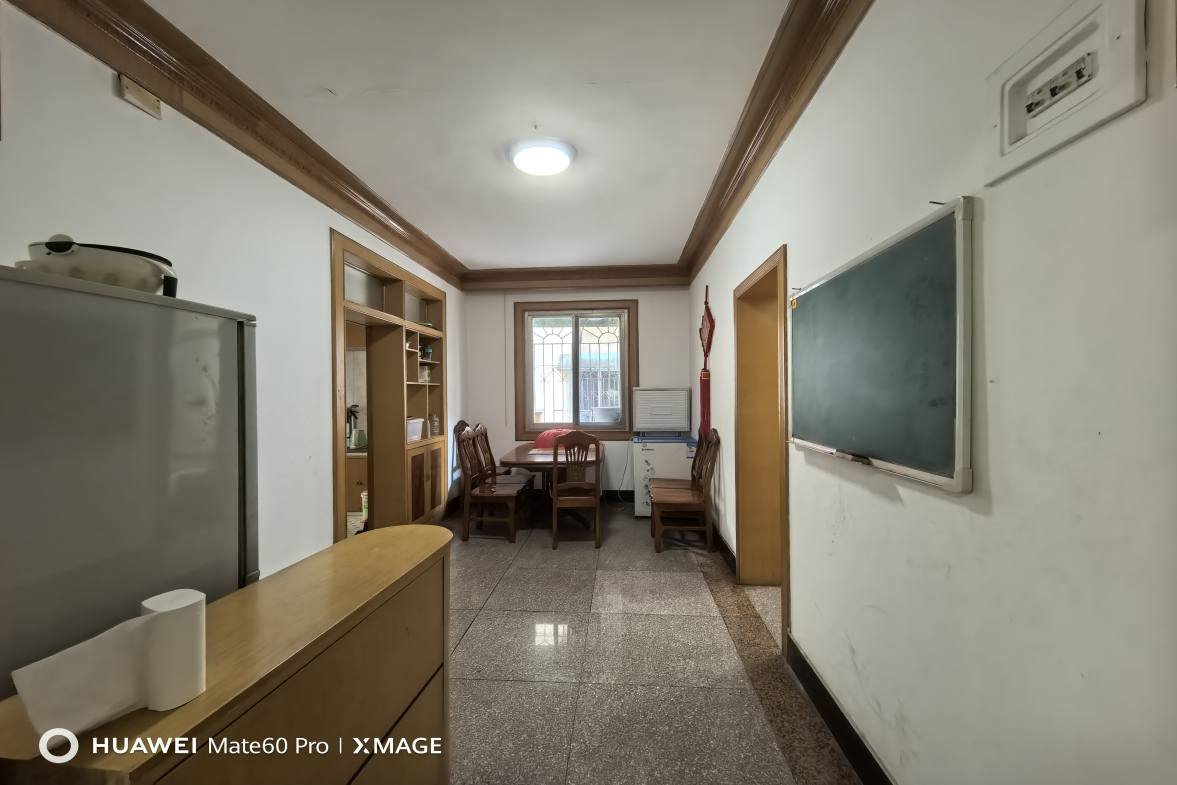 王家小区  3室2厅2卫    1000.0元/月室内图