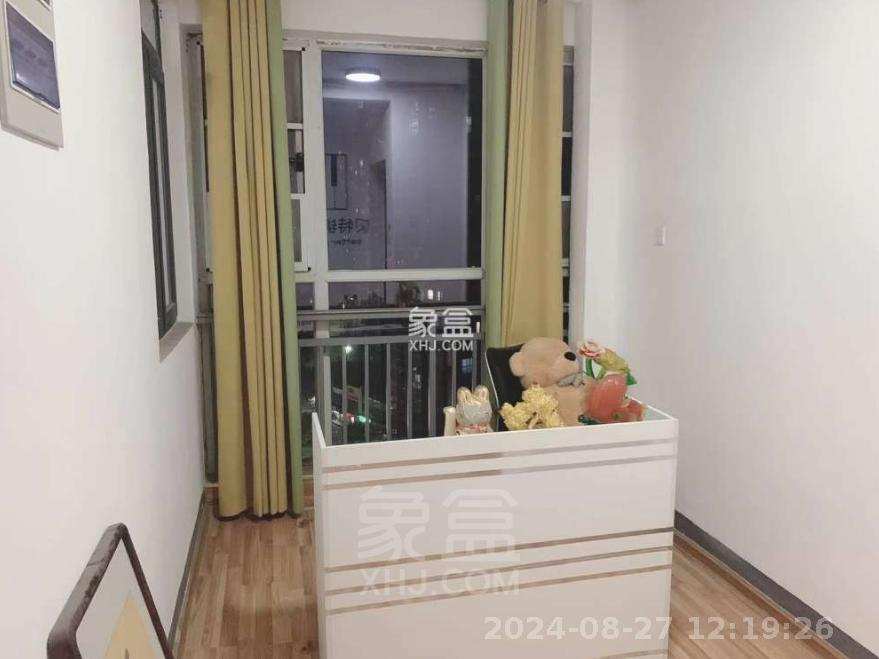 庐山一号  3室2厅2卫   2300.00元/月室内图