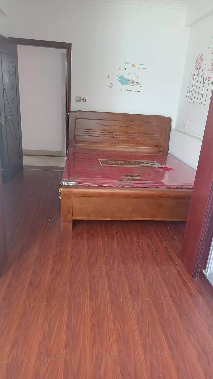 拓兴阳光新城  3室2厅2卫   2100.00元/月室内图