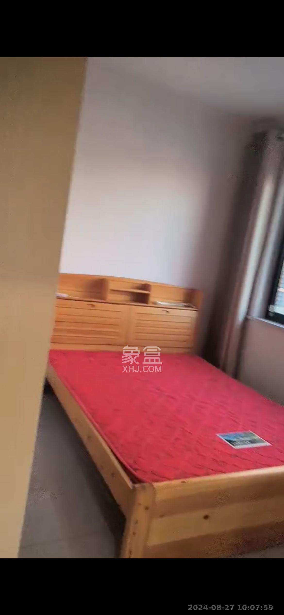 坪山家园  3室1厅1卫   1800.00元/月室内图