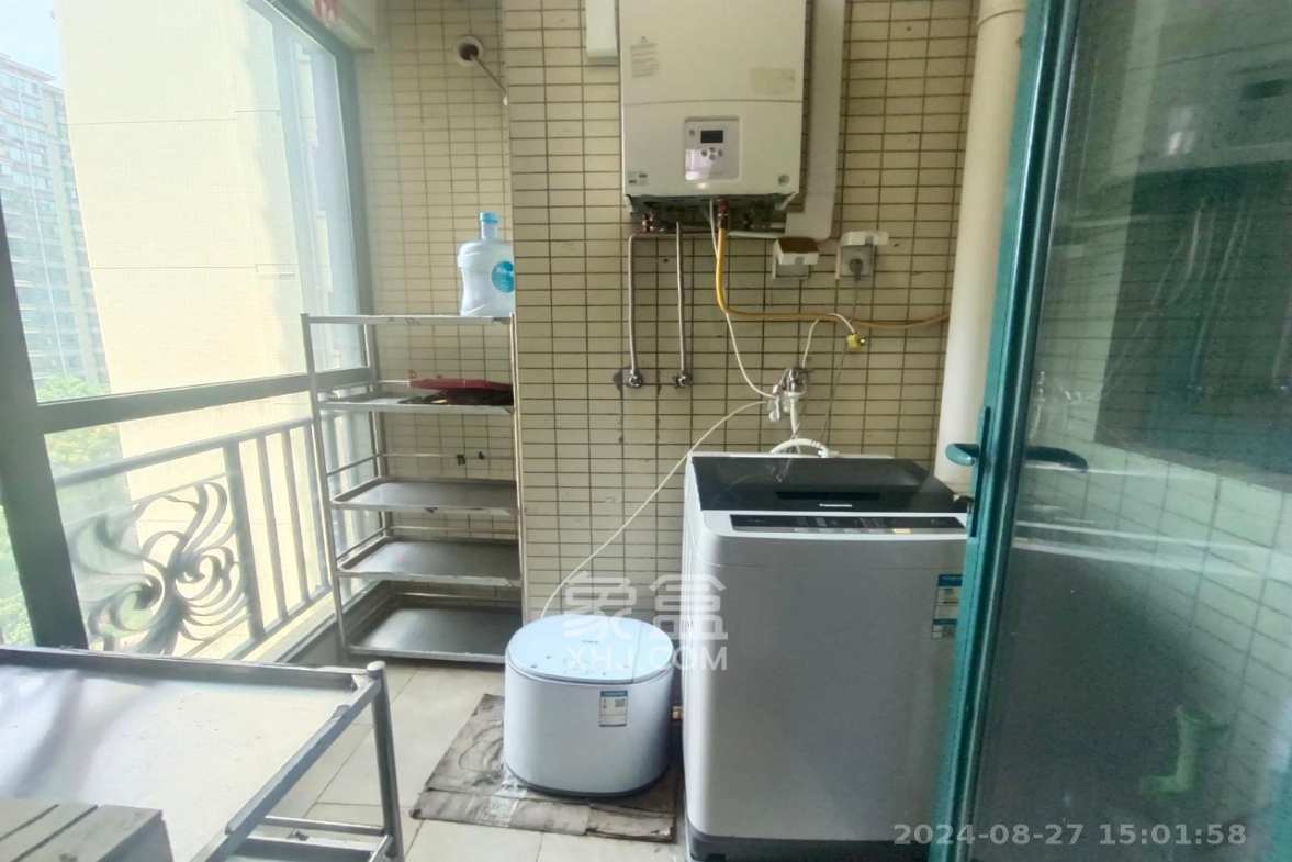 恒大城  3室2厅1卫   2300.00元/月室内图