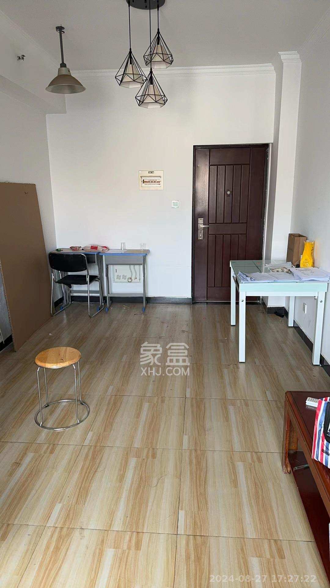 博林云栖  2室2厅1卫   2000.00元/月室内图