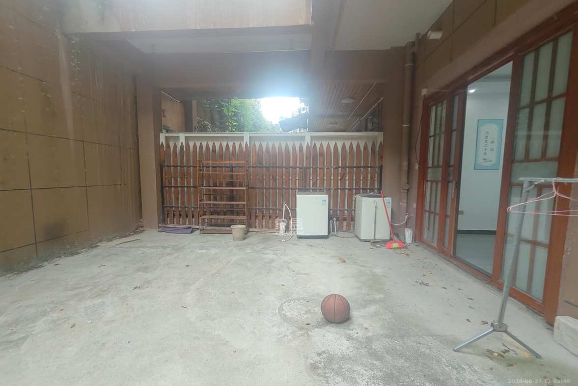 澳海澜庭  3室2厅2卫   2500.00元/月室内图