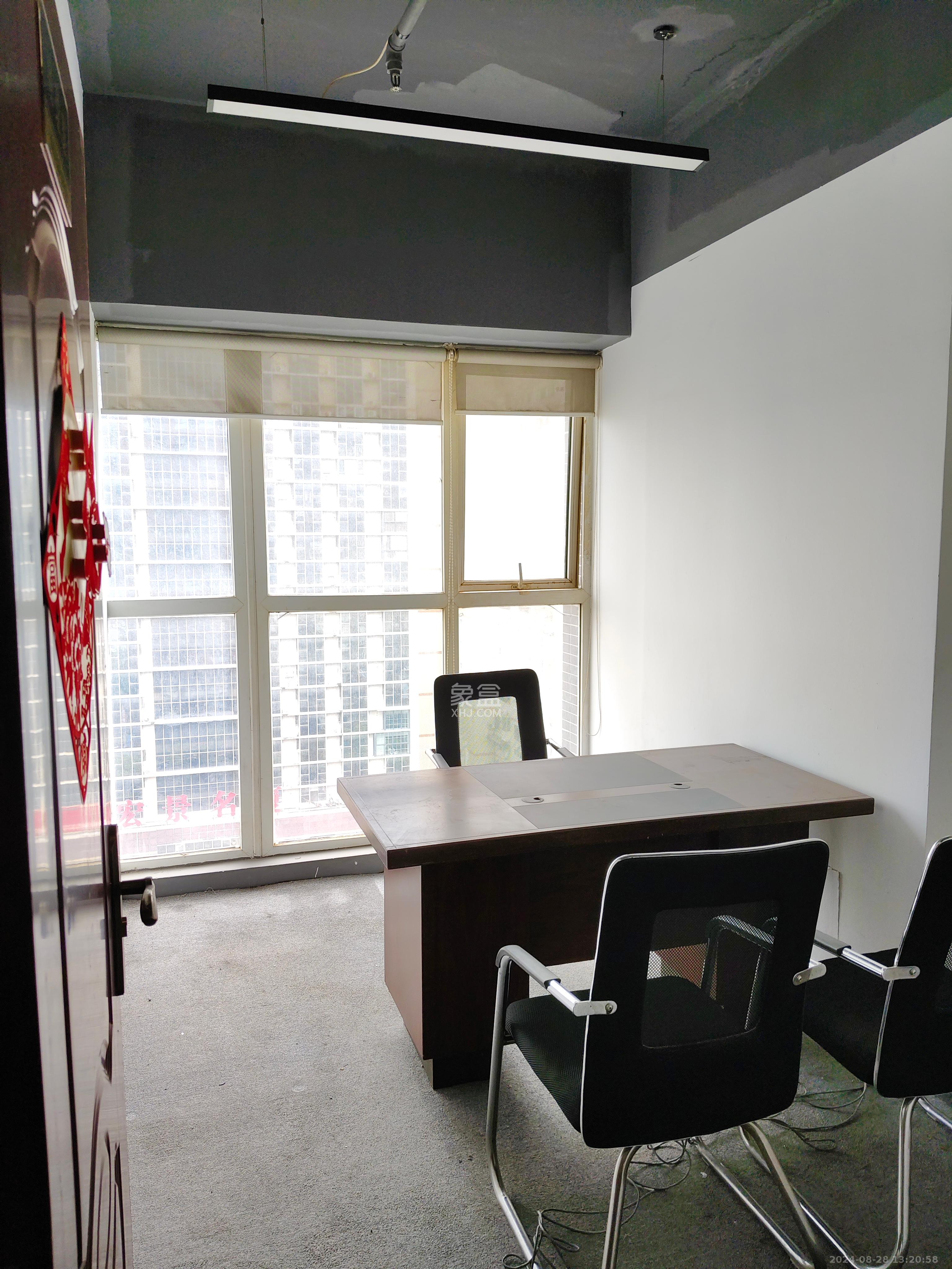 汇富中心   167.01㎡      7500.0元/月