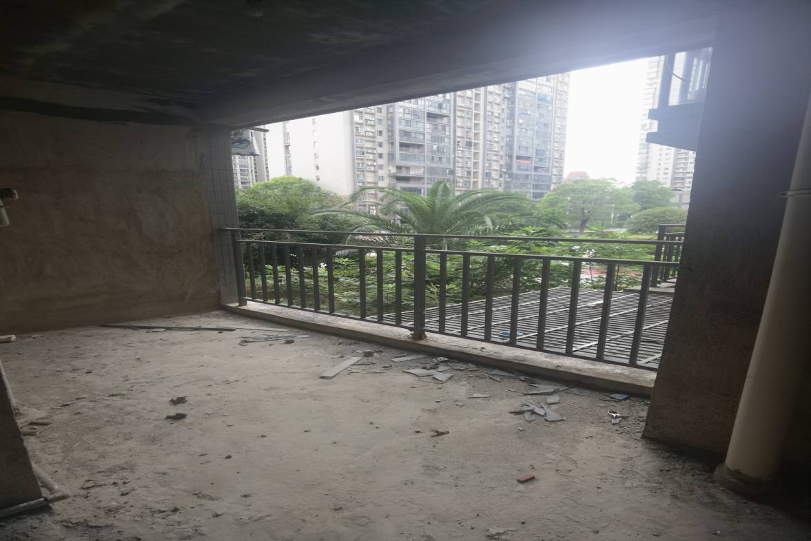 南苑上和一期 4室2厅2卫 75.0万 南苑上和一期 4室2厅2卫 75.0万客厅